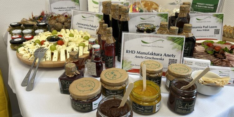 Świętokrzyskie regionem bogatym kulinarnie - Radio Kielce 16.02.2026. Kielce. Śniadanie prasowe posła Rafała Kasprzyka / Fot. Daniel Czwartosz - Radio Kielce