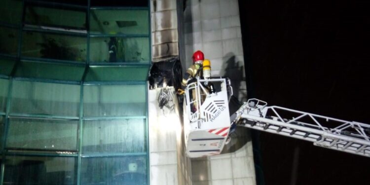 Pożar banku w Kielcach - Radio Kielce Kielce. Pożar NBP / Fot. Straż pożarna