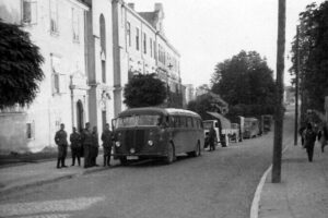 Kielce. Ulica Jana Pawła II. Lata 1939-1944. Szpital w budynku obecnego Wyższego Seminarium Duchownego / źródło: fotopolska.eu