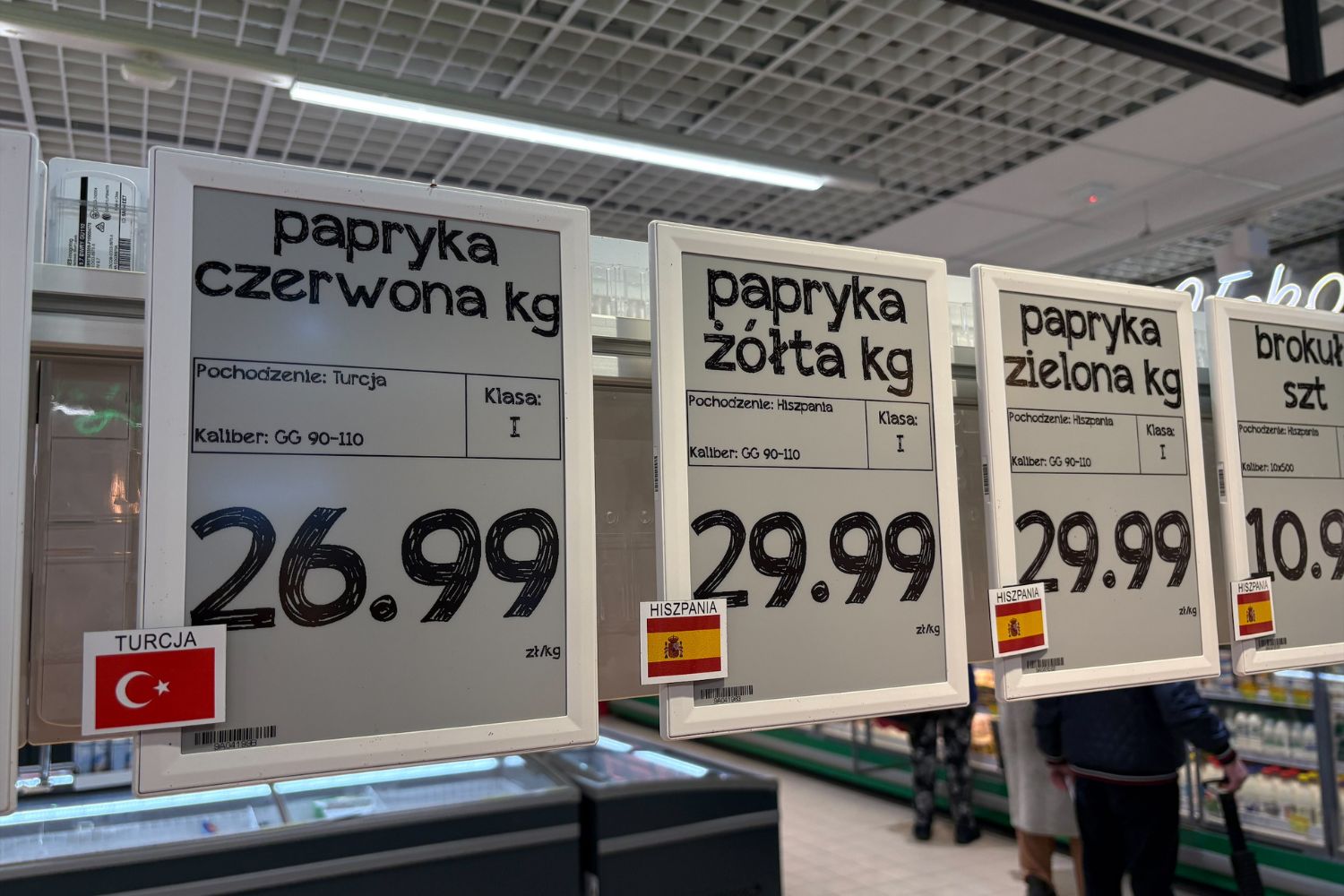 Obok cen owoców i warzyw pojawią się flagi