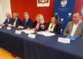 02.03.2026. Kielce. Świętokrzyski Urząd Wojewódzki. Podpisanie listu intencyjnego przez przedstawicieli władz miasta i gminy Ćmielów i Państwowego Gospodarstwa Wodnego Wody Polskie / Fot. Izabela Mortas-Rubak – Radio Kielce