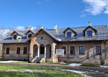 Zabytkowy dwór w Ruszczy przejdzie kolejny etap rewitalizacji