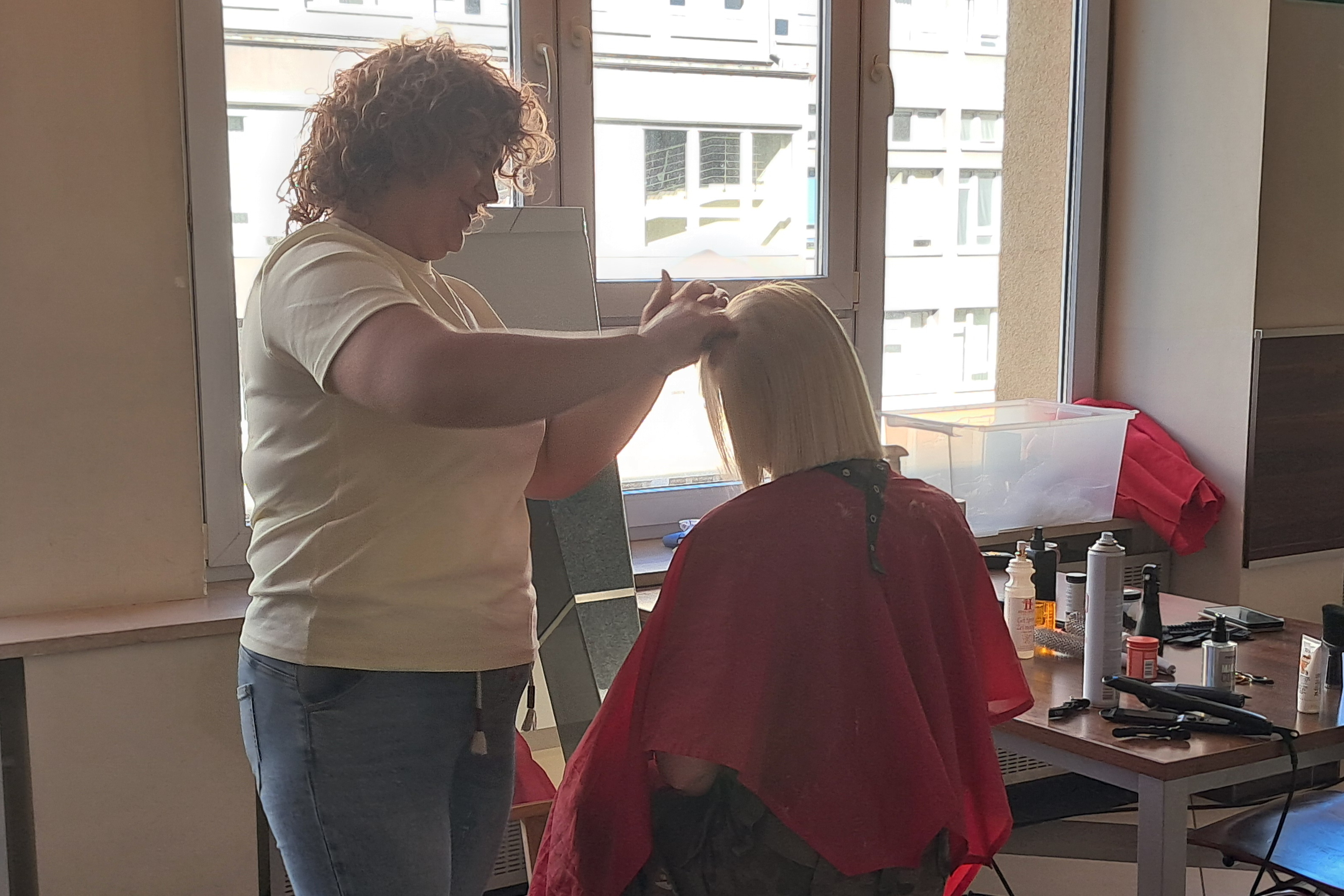 Obcięli włosy i pomogli chorym na raka