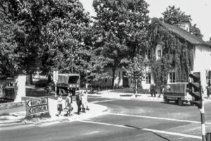 Kielce. Ulica Jana Pawła II. Lata 1967-1969. Widok od ulicy Ogrodowej / źródło: fotopolska.eu; fotografia z kolekcji Ewy Żymańczyk