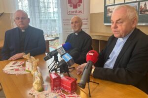 25.02.2026. Kielce. Caritas Diecezji Kieleckiej prowadzi zbiórkę na rzecz pomocy Ukrainie / Fot. Iwona Murawska-Bujnowicz - Radio Kielce