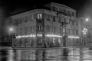 Kielce. Ulica Jana Pawła II. 1969 rok. Skrzyżowanie ulic Jana Pawła II i Seminaryjskiej / źródło: facebook.com/KielceNaPrzestrzeniLat