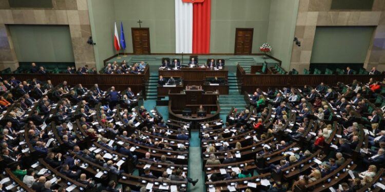 Sejm za senackimi poprawkami do ustawy o SAFE