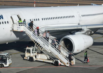 Odwoływać wyjazd czy czekać? Nowa wojna zatrzęsła turystyką - Radio Kielce Odwoływać wyjazd czy czekać? Nowa wojna zatrzęsła turystyką