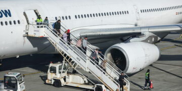 Odwoływać wyjazd czy czekać? Nowa wojna zatrzęsła turystyką