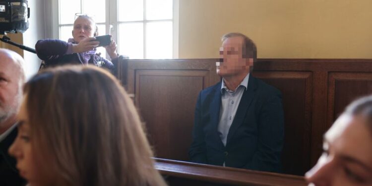 Lekarze prawomocnie skazani na bezwzględne więzienie ws. śmierci Izabeli z Pszczyny - Radio Kielce 03.03.2026. Katowice. Jeden z oskarżonych Krzysztof P. w Sądzie Okręgowym w Katowicach / Fot. PAP/Art Service