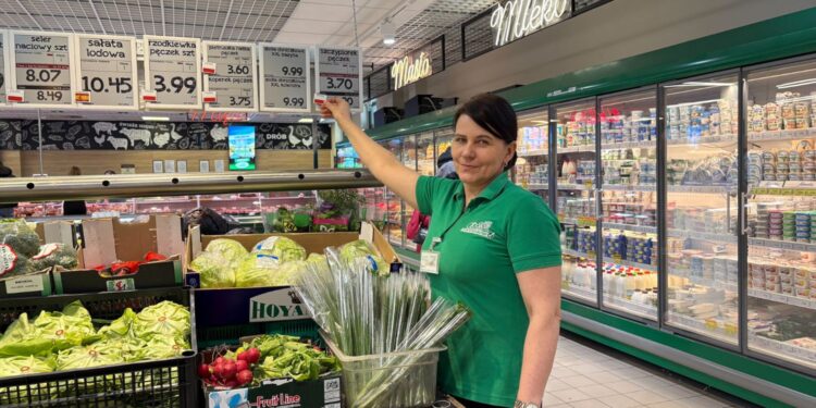 Obok cen owoców i warzyw pojawią się flagi - Radio Kielce 16.02.2026. Kielce. Nowe oznaczenia owoców i warzyw / Fot. Magdalena Ludwinek - Radio Kielce