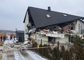 Wybuch w domu pod Kielcami. Są znaczne zniszczenia - Radio Kielce 22.02.2026. Brzezinki w gminie Masłów. Wybuch gazu w domu jednorodzinnym / Fot. Straż Pożarna