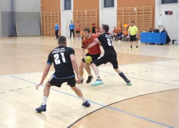 20.02.2026. Kielce. 17. kolejka grupy D I ligi piłkarzy ręcznych. Mecz: UKS SMS Wybicki Kielce - KSZO Ostrowiec / Fot. Maciej Makuła - Radio Kielce