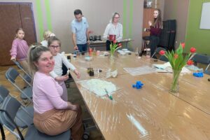 07.03.2026. Sandomierz. Sandomierskie Centrum Kultury. Warsztaty tworzenia świec / Fot. Grażyna Szlęzak-Wójcik - Radio Kielce