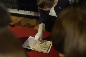 06.03.2026. Sandomierz. Muzeum Zamkowe. Wykład o Wandzie Chełmońskiej, prezentacja prac artystki / Fot. Muzeum Zamkowe w Sandomierzu