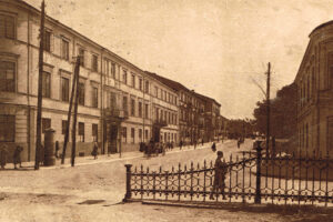 Kielce. Ulica Mickiewicza. Lata 1920-1929. Skrzyżowanie ulic Mickiewicza i Wesołej / źródło: fotopolska.eu; fot. J. Wołyński