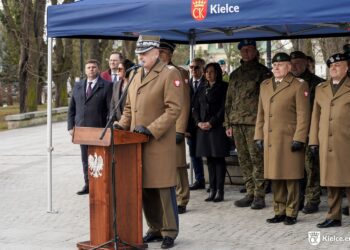 02.03.2026. Kielce. Uroczystość przekazania dowództwa 8. Dywizji Piechoty Armii Krajowej generałowi brygady Janowi Wojno / Fot. Urząd Miasta Kielce