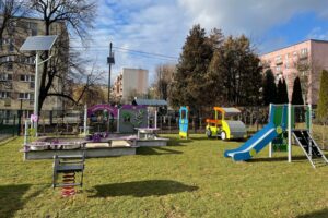Staszów. Plac zabaw przy Przedszkolu nr 3 / Fot. Grażyna Szlęzak-Wójcik - Radio Kielce