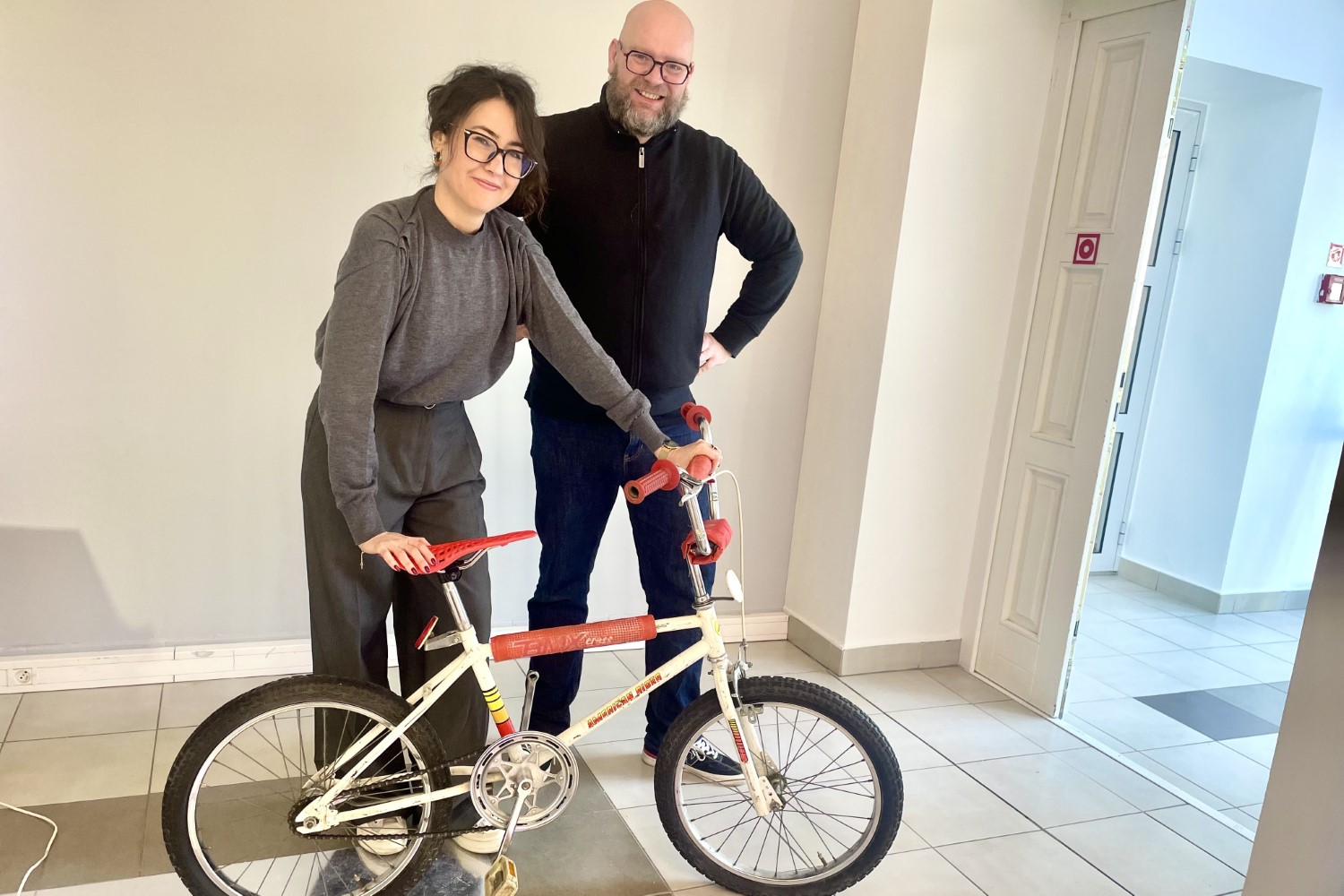 Kielce. Muzeum Zabawek i Zabawy Przygotowania do wystawy: „Przełom. Dzieciństwo i dorastanie w latach 90.” / Fot. Dorora Klusek - Radio Kielce