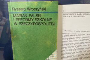 12.02.2026. Kielce. Pedagogiczna Biblioteka Wojewódzka im. Gustawa Herlinga-Grudzińskiego w Kielcach. Otwarcie wystaw „Elementarz dobrych wspomnień” oraz „Nauczanie w klasach początkowych na przestrzeni lat – prezentacja podręczników i materiałów metodycznych ze zbiorów biblioteki” / Fot. Dorota Klusek - Radio Kielce