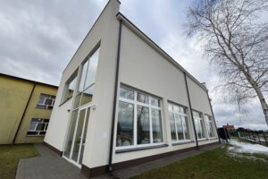 Dzieci z wiejskiej szkoły będą miały gdzie ćwiczyć - Radio Kielce 13.02.2026. Makoszyn. Oficjalne otwarcie salu gimnastycznej / Fot. Marcin Marszałek - Radio Kielce