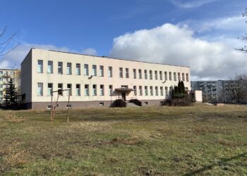 W Jędrzejowie powstanie wyjątkowa placówka opiekuńcza - Radio Kielce 25.02.2026. Jędrzejów. Miejsce, w którym ma powstać dzienny dom opieki oraz przedszkole / Fot. Marcin Marszałek - Radio Kielce