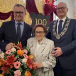 13.02.2026. Sandomierz. Setne urodziny Danuty Targowskiej / Fot. Grażyna Szlęzak - Radio Kielce