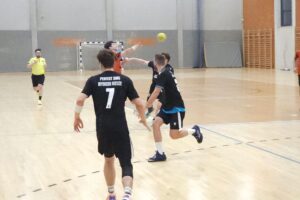 20.02.2026. Kielce. 17. kolejka grupy D I ligi piłkarzy ręcznych. Mecz: UKS SMS Wybicki Kielce - KSZO Ostrowiec / Fot. Maciej Makuła - Radio Kielce