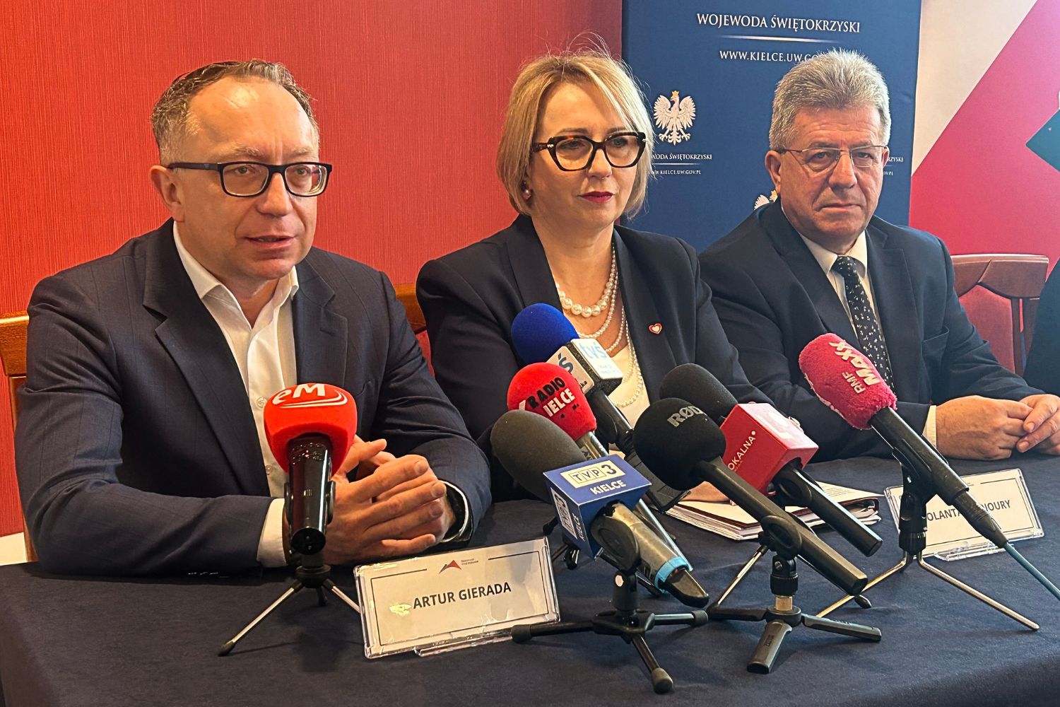 02.03.2026. Kielce. Świętokrzyski Urząd Wojewódzki. Podpisanie listu intencyjnego przez przedstawicieli władz miasta i gminy Ćmielów i Państwowego Gospodarstwa Wodnego Wody Polskie / Fot. Izabela Mortas-Rubak – Radio Kielce