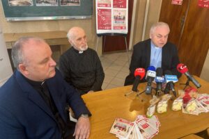 25.02.2026. Kielce. Caritas Diecezji Kieleckiej prowadzi zbiórkę na rzecz pomocy Ukrainie / Fot. Iwona Murawska-Bujnowicz - Radio Kielce