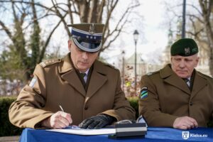 02.03.2026. Kielce. Uroczystość przekazania dowództwa 8. Dywizji Piechoty Armii Krajowej generałowi brygady Janowi Wojno / Fot. Urząd Miasta Kielce