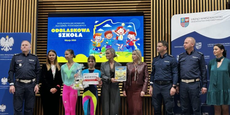 13.02.2026. Rozdanie nagród w konkursie „Odblaskowa szkoła” / Fot. Daniel Czwartosz - Radio Kielce