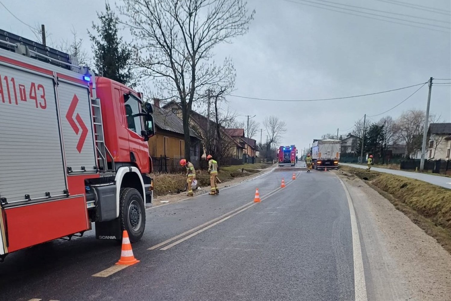 23.02.2026. Jaronowice. Wypadek / Fot. KP PSP Jędrzejów