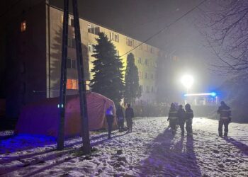 Pogorzelcy z Końskich spędzą noc w szkole