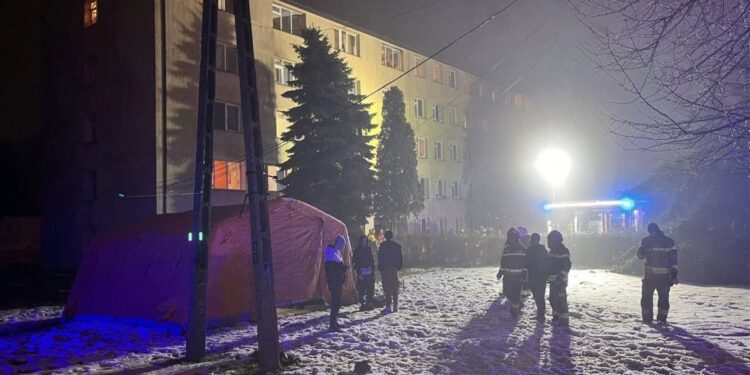 Pogorzelcy z Końskich spędzą noc w szkole