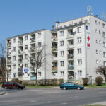 Kielce. Ulica Piekoszowska. Kwiecień 2011 roku. Budynek na rogu ulic Piekoszowskiej i Jagiellońskiej / źródło: fotopolska.eu