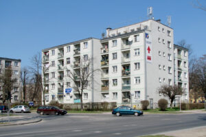 Kielce. Ulica Piekoszowska. Kwiecień 2011 roku. Budynek na rogu ulic Piekoszowskiej i Jagiellońskiej / źródło: fotopolska.eu