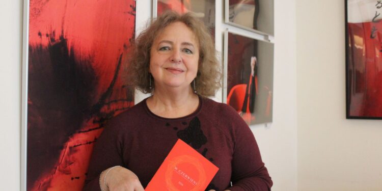 14 lutego w Galerii Sztuki Gromada odbędzie się wernisaż wystawy „W Czerwieni”. Na zdjęciu: Tamara Maj, kurator galerii / Fot. Marta Gajda-Kruk - Radio Kielce