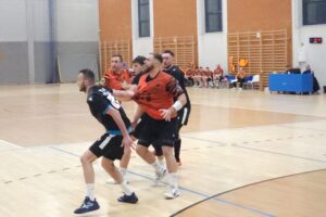 20.02.2026. Kielce. 17. kolejka grupy D I ligi piłkarzy ręcznych. Mecz: UKS SMS Wybicki Kielce - KSZO Ostrowiec / Fot. Maciej Makuła - Radio Kielce