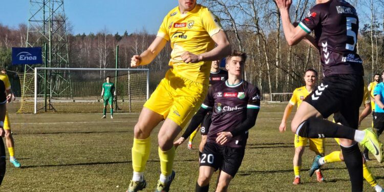 Czarni o trzecie zwycięstwo z rzędu zagrają z sąsiadem w tabeli