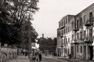 Kielce. Ulica Jana Pawła II. Lata 1927-1936 / źródło: fotopolska.eu; Kielce na przestrzeni lat