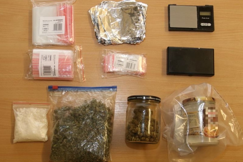 Narkotyki ukryte w zamrażalniku