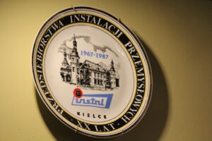 21.02.2026. Pińczów. Muzeum Regionalne w Pińczowie przygotowuje się do niezwykłej wystawy porcelany / Fot. Marta Gajda-Kruk - Radio Kielce