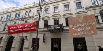 Po spotkaniu w ministerstwie kultury w sprawie teatru. „Rozmowy spokojne"