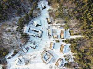 Tokarnia. Muzeum Wsi Kieleckiej zimą - Radio Kielce