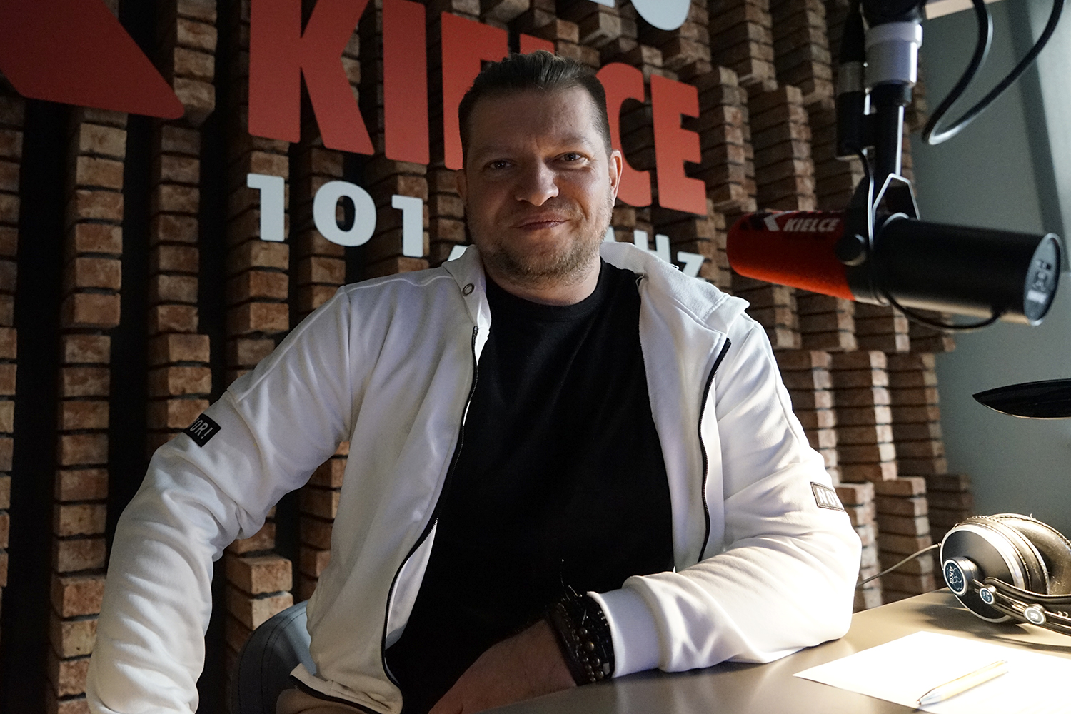 „Orzełek Iggy” lata także dzięki Kielczaninowi. Krystian Dulnik wśród twórców nowej animacji