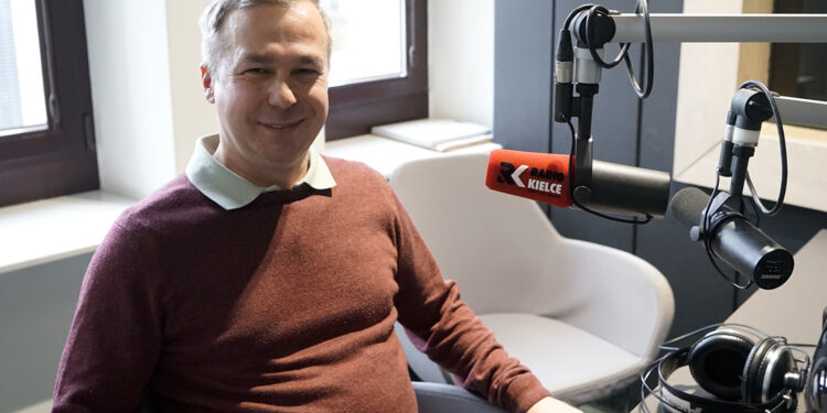Na zdjęciu: Łukasz Niebudek, radny Miasta Pińczów / Fot. Angelika Rejnowicz - Radio Kielce