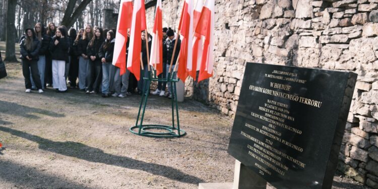 27.02.2026. Końskie. Upamiętnionie zamordowanych przez Urząd Bezpieczeństwa żołnierzy niezłomnych / Fot. Magdalena Galas-Klusek - Radio Kielce