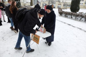 15.02.2026. Kielce. Parafia pw. św. Wojciecha. Zbiórka na pomoc Ukrainie / Fot. Jarosław Kubalski - Radio Kielce