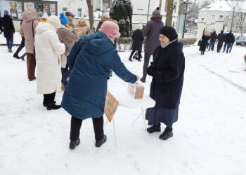15.02.2026. Kielce. Parafia pw. św. Wojciecha. Zbiórka na pomoc Ukrainie / Fot. Jarosław Kubalski - Radio Kielce